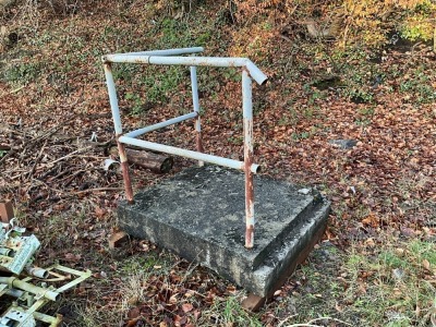 APPROX, 1130mm x 1090mm HANDRAIL & CONCRETE BASE