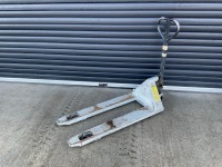 2 TON PALLET TRUCK