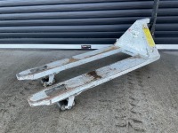 2 TON PALLET TRUCK - 3