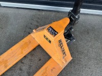 RELIANT 2.5 TON PALLET TRUCK - 3