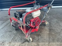 DEMON PETROL MOBILE PATIO CLEANER - 3