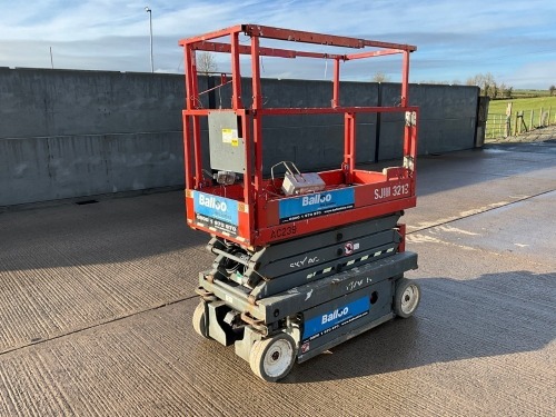 SKYJACK SJIII-3219 19FT BATTERY OPERATED SCISSOR LIFT (AC239)
