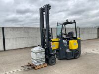 AISLE MASTER 20SE 2 TON NARROW ACCESS ARTICULATED ELECTRIC FORKLIFT