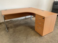 1600mm RIGHT HAND CORNER DESK & 3 DRAWER PEDESTAL