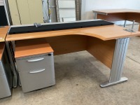 TWO PERSON BENCH DESK INC. 2No. DESKS, 2No. PEDESTALS & 2No. Operator Chairs - 5