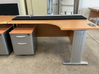 TWO PERSON BENCH DESK INC. 2No. DESKS, 2No. PEDESTALS & 2No. Operator Chairs - 6
