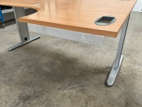 1600mm RIGHT HAND CORNER DESK & 3 DRAWER PEDESTAL - 4