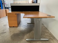 TWO PERSON BENCH DESK INC. 2No. DESKS & 2No. 3 DRAWER PEDESTALS - 8