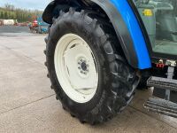 NEW HOLLAND TS115 4WD TRACTOR - 12