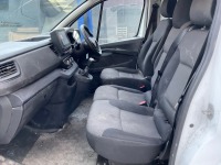 RENAULT TRAFIC SL28 BUSINESS+ SWB 2.0 BLUE DCI 130PS - 11