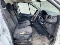 RENAULT TRAFIC SL28 BUSINESS+ SWB 2.0 BLUE DCI 130PS - 23