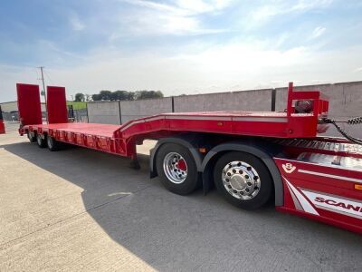 ARB 45ft TRI AXLE LOW LOADER ON AIR