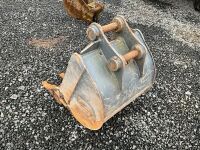 STRICKLAND APPROX. 22" TOOTHED DIGGING BUCKET TO SUIT 4-8 TON EXCAVATOR - 5