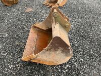 APPROX. 34" TOOTHLESS DIGGING BUCKET TO SUIT 4-8 TON EXCAVATOR - 4