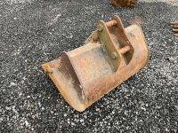 APPROX. 34" TOOTHLESS DIGGING BUCKET TO SUIT 4-8 TON EXCAVATOR - 5