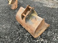 APPROX. 34" TOOTHLESS DIGGING BUCKET TO SUIT 4-8 TON EXCAVATOR - 7