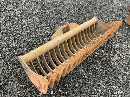 APPROX. 60" GRIDDLE BUCKET TO SUIT 4-8 TON EXCAVATOR