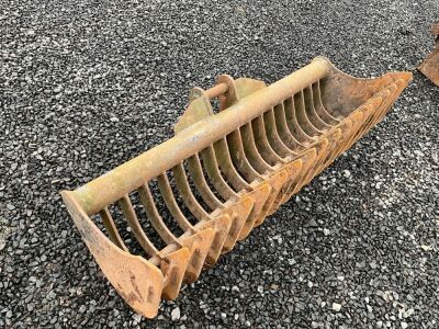 APPROX. 60" GRIDDLE BUCKET TO SUIT 4-8 TON EXCAVATOR