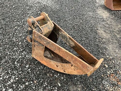 APPROX. 11" DRAINAGE BUCKET TO SUIT 4-8 TON EXCAVATOR