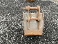 STRICKLAND APPROX. 16" TOOTHLESS DIGGING BUCKET TO SUIT 4-8 TON EXCAVATOR - 6