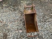 APPROX 11" TOOTHLESS DIGGING BUCKET TO SUIT 3-5 TON EXCAVATOR - 2