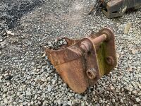 APPROX 11" TOOTHLESS DIGGING BUCKET TO SUIT 3-5 TON EXCAVATOR - 5