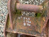 APPROX 11" TOOTHLESS DIGGING BUCKET TO SUIT 3-5 TON EXCAVATOR - 6