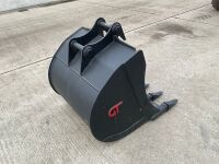 APPROX . 3ft UNUSED GROUNDTEC DIGGING BUCKET TO SUIT 8 TON MACHINE - 8