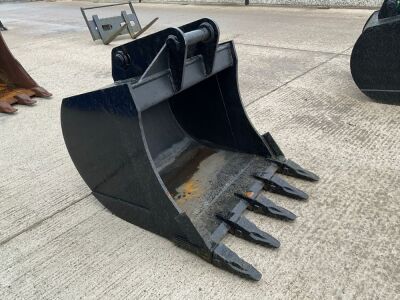 APPROX. 3.6ft UNUSED TREVOR COLLINS TOOTHED DIGGING BUCKET TO SUIT 13 TON MACHINE