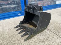 APPROX. 3.6ft UNUSED TREVOR COLLINS TOOTHED DIGGING BUCKET TO SUIT 13 TON MACHINE - 3