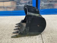 APPROX. 3.6ft UNUSED TREVOR COLLINS TOOTHED DIGGING BUCKET TO SUIT 13 TON MACHINE - 4