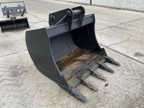 APPROX. 4ft UNUSED TREVOR COLLINS TOOTHED DIGGING BUCKET TO SUIT 13 TON MACHINE