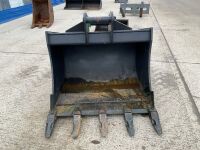 APPROX. 4ft UNUSED TREVOR COLLINS TOOTHED DIGGING BUCKET TO SUIT 13 TON MACHINE - 2