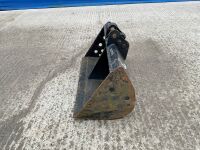 APPROX. 2ft UNUSED JCB SHUGH BUCKET TO SUIT 3 TON MACHINE - 4