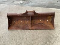 APPROX. 5ft SHUGH BUCKET TO SUIT 6 TON MACHINE - 2