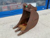APPROX. 2ft TOOTHED DIGGING BUCKET TO SUIT 13 TON MACHINE - 3