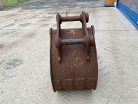 APPROX. 2ft TOOTHED DIGGING BUCKET TO SUIT 13 TON MACHINE - 6