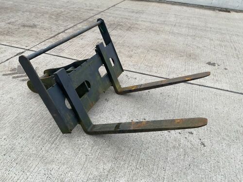 UNUSED TREVOR COLLINS ADJUSTABLE PALLET FORKS TO SUIT 13-20 TON MACHINE