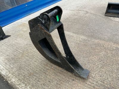 UNUSED TREVOR COLLINS TAPERED DRAINAGE BUCKET TO SUIT 8 TON MACHINE