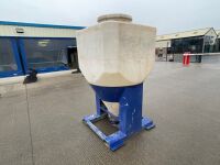 MEAL / GRAIN BIN - 6