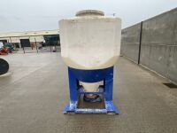 MEAL / GRAIN BIN - 7