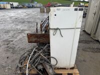 APPROX. 7.5m BI-FOLDING METAL GATE & CONTROLS - 2