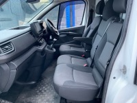 RENAULT TRAFIC SL28 BUSINESS+ SWB 2.0 BLUE DCI 130PS - 9