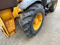 CAT TH306B 13.5m TELESCOPIC FORKLIFT - 5