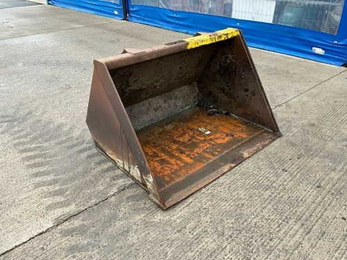 APPROX. 4ft BUCKET TO SUIT JLG TELESCOPIC FORKLIFT