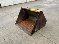 APPROX. 4ft BUCKET TO SUIT JLG TELESCOPIC FORKLIFT - 3
