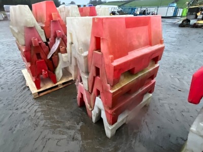 APPROX. 8No. PLASTIC JERSEY KERBS