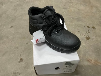 UNUSED SIZE 4 WORKBOOTS