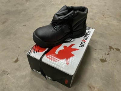 UNUSED SIZE 3 WORKBOOTS