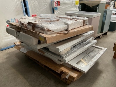 QUANITITY OF ASSORTED SHOWER TRAYS